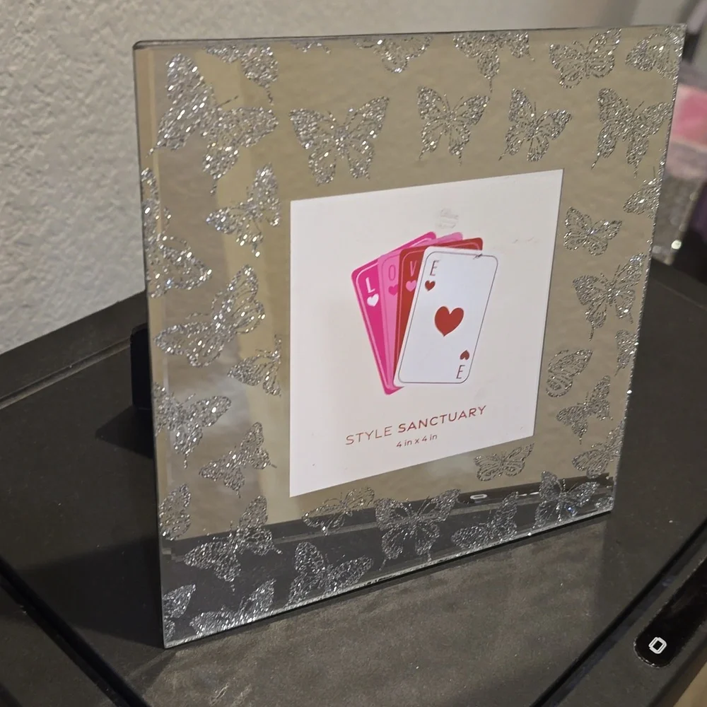 Style Sanctuaty Etched Glitter Butterfly Mirrored Photo‎ Frame